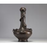 A Xuande Nian Zhi bronze bottle vase decorated with a Chilon from the Ming period (æ˜Žæœ)