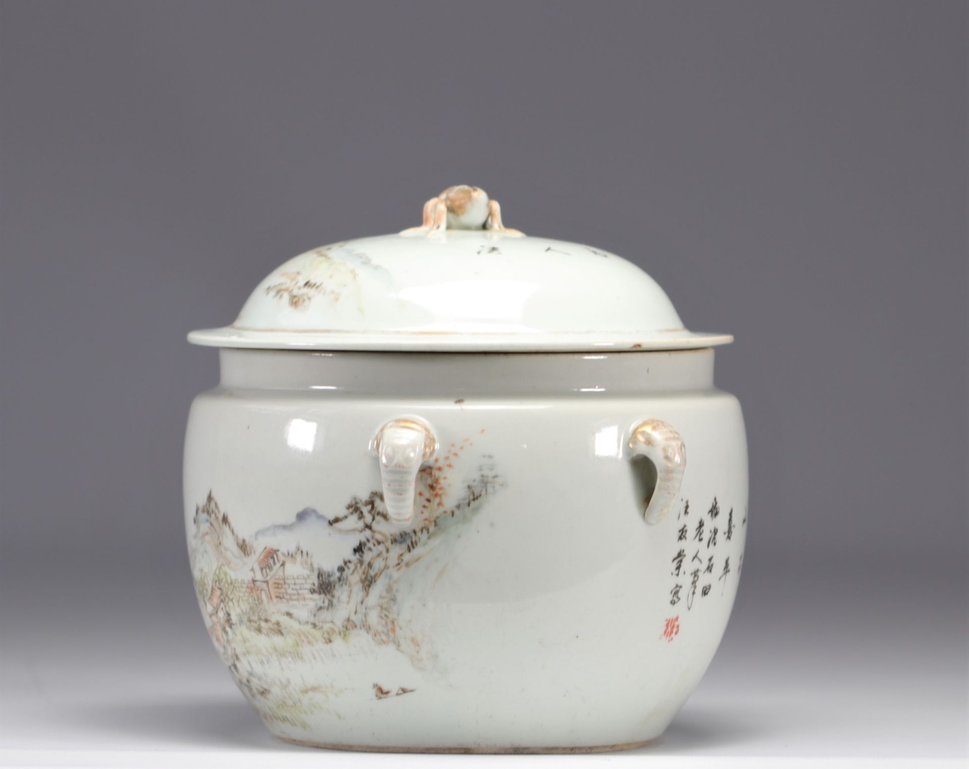 Covered Chinese porcelain tureen decorated with mountain landscapes - Image 3 of 4
