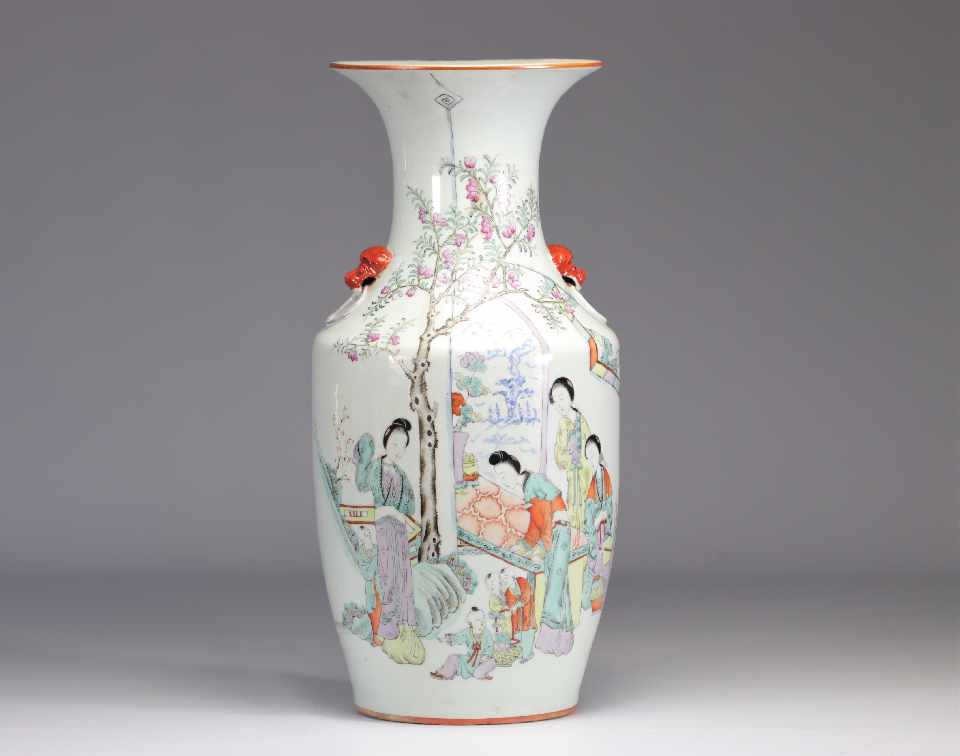 Famille rose porcelain vase decorated with figures
