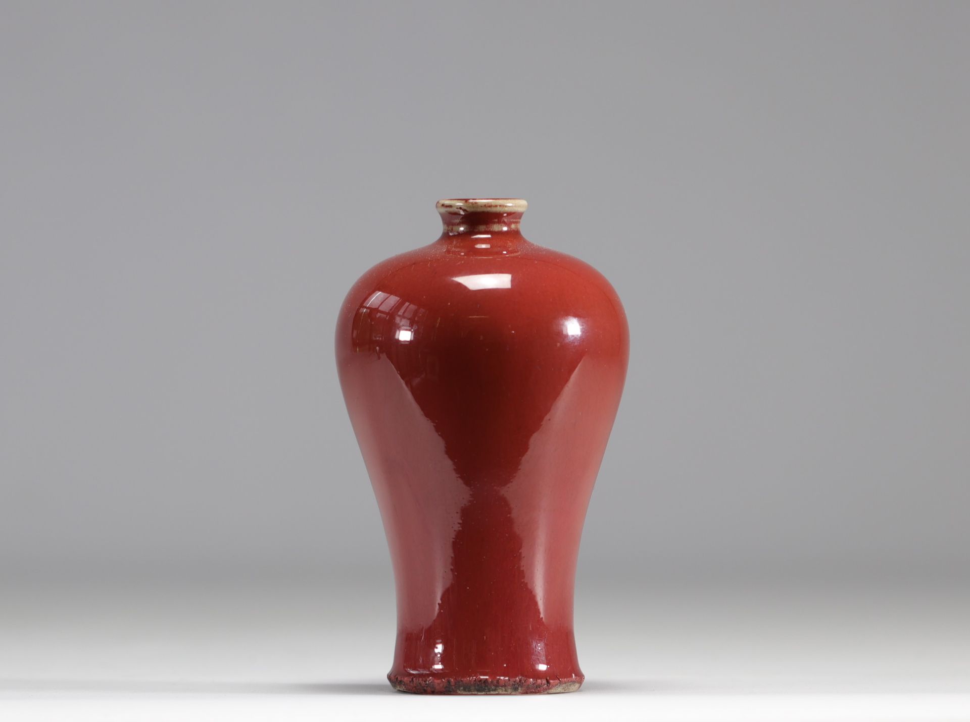 A Meiping oxblood vase from the Qing period (æ¸…æœ)