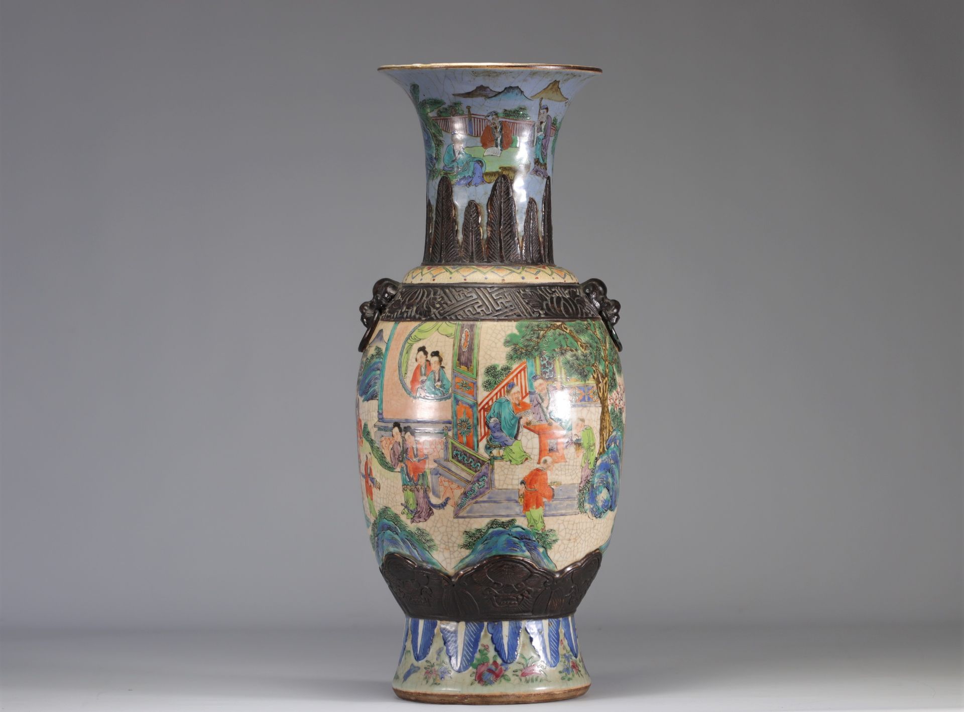 Large Nanking porcelain vase decorated with figures from 19th century - Image 4 of 5