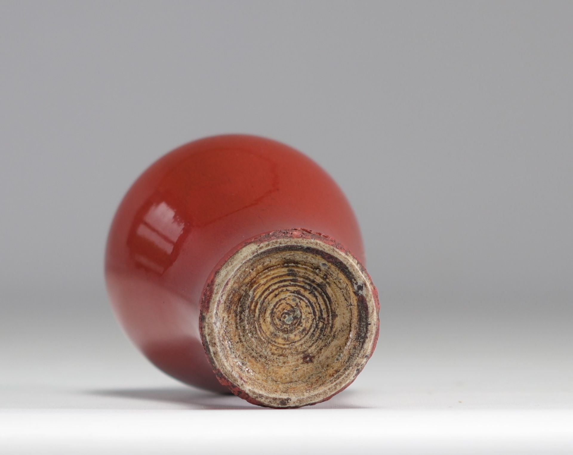 A Meiping oxblood vase from the Qing period (æ¸…æœ) - Image 3 of 3