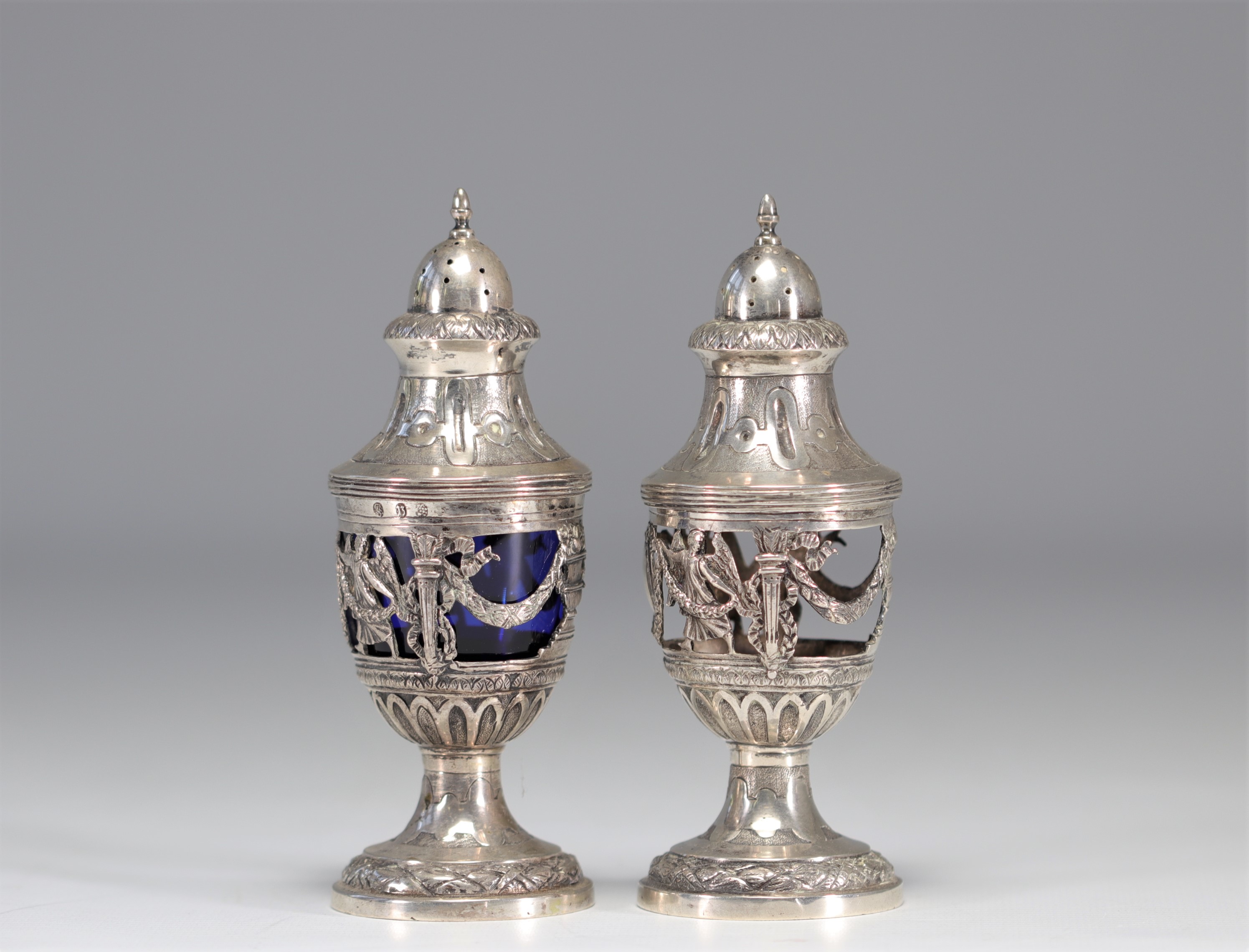 Solid silver sprinklers with Reims hallmarks from the 18th century - Image 2 of 5