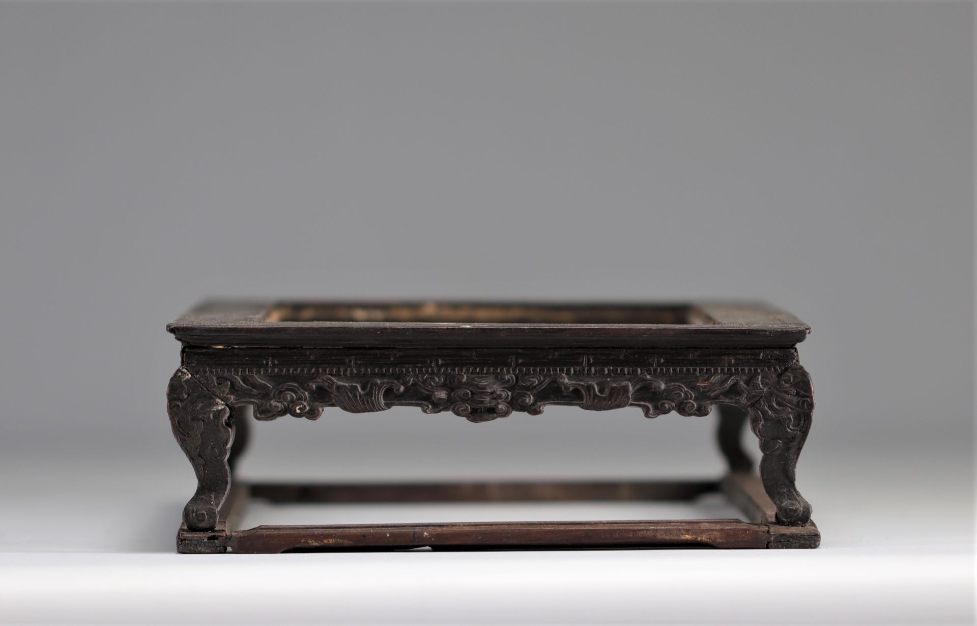 Rare carved wooden base with remains of polychromy from China from 18th century - Image 2 of 7