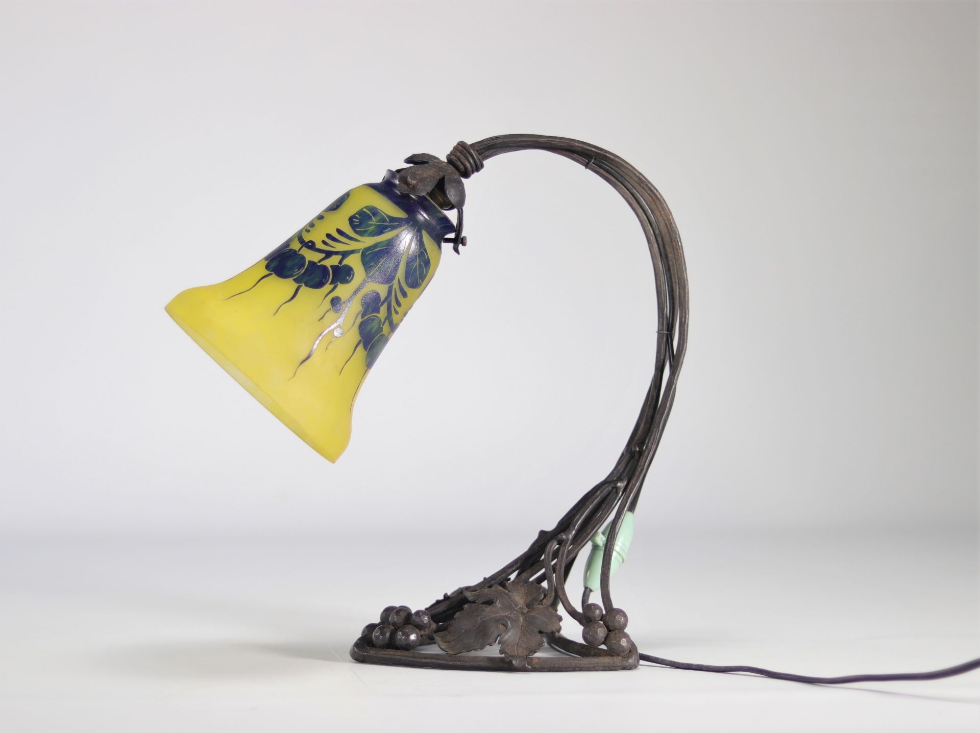 LE verre francais Desk lamp with Art Deco acid-etched bobeche vine decor