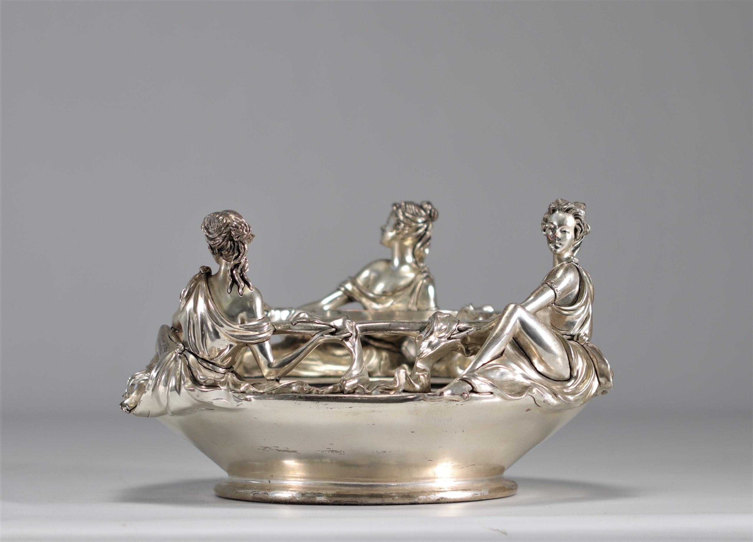 Art Nouveau cup young women in silvered bronze 1900 - Image 4 of 8
