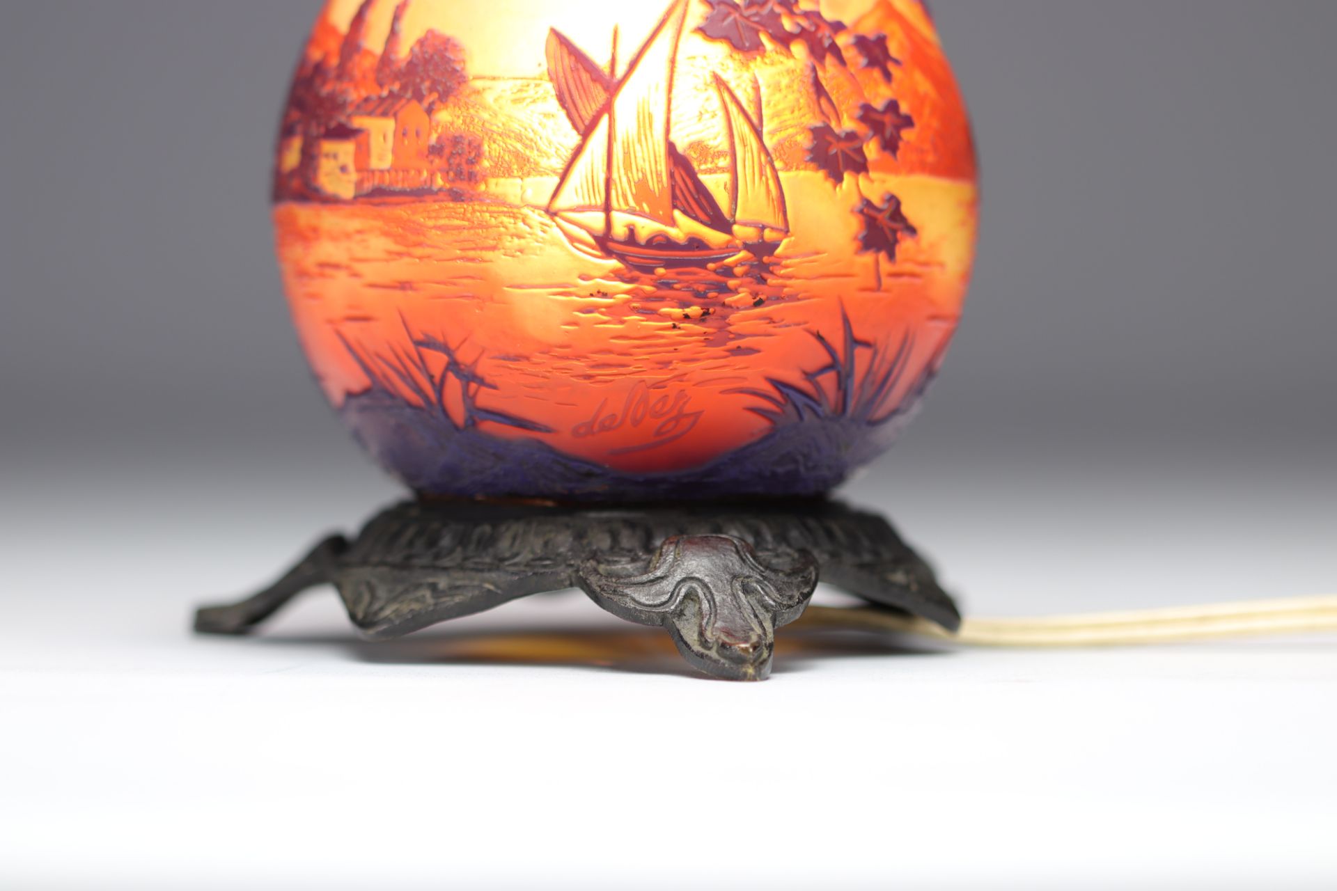 DEVEZ red acid-etched "lamp" nightlight with landscape decoration - Image 6 of 6