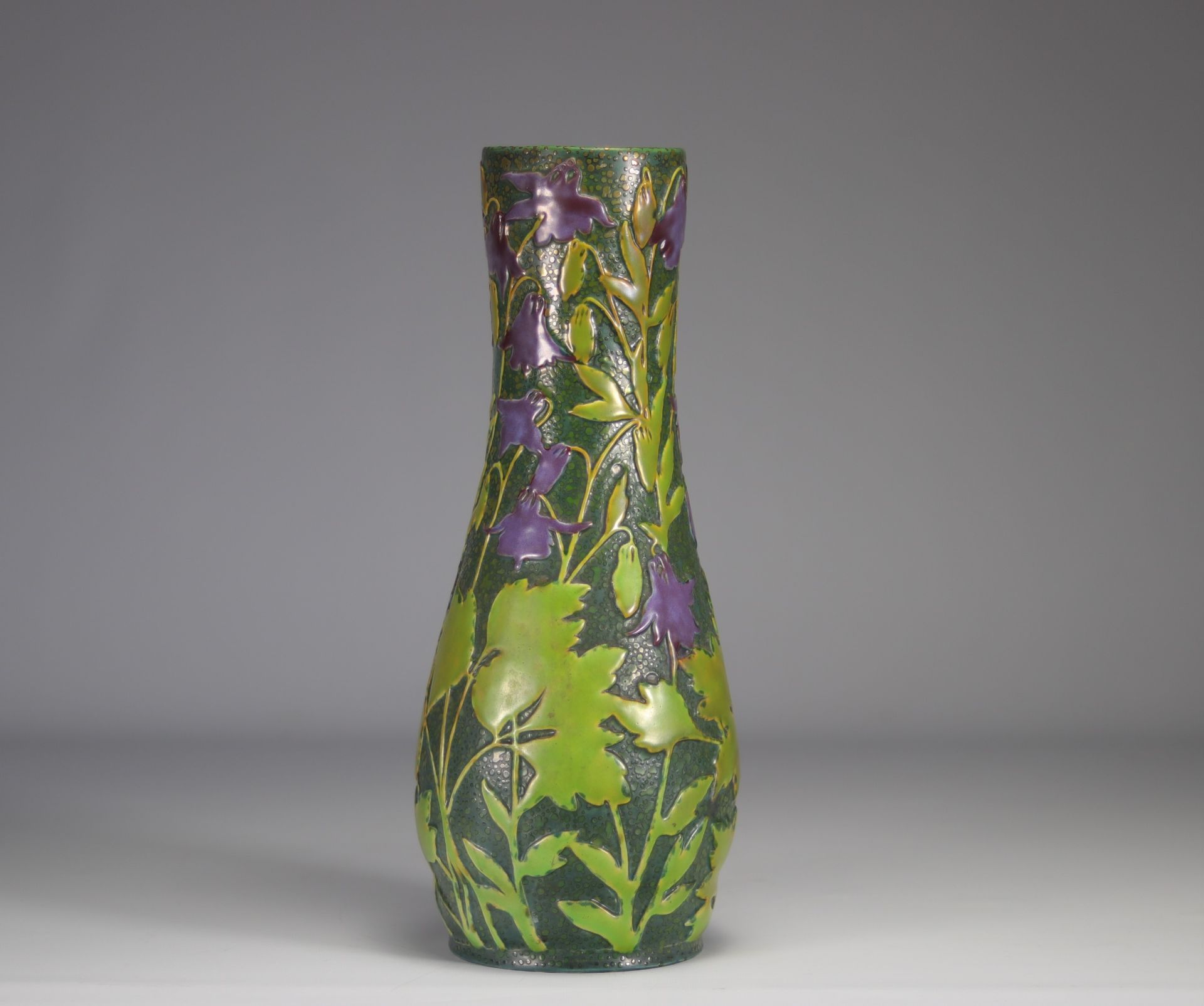 Vilmos ZSOLNAY (1840 - 1900) rare Art Nouveau vase decorated with purple flowers on a green backgrou - Image 3 of 6