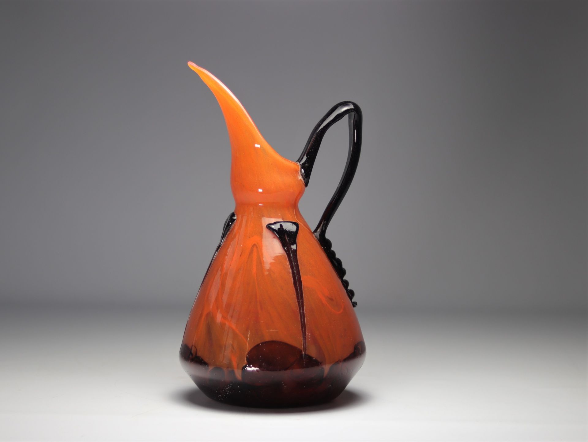 SCHNEIDER Proof glass pitcher on an orange background - Image 3 of 5