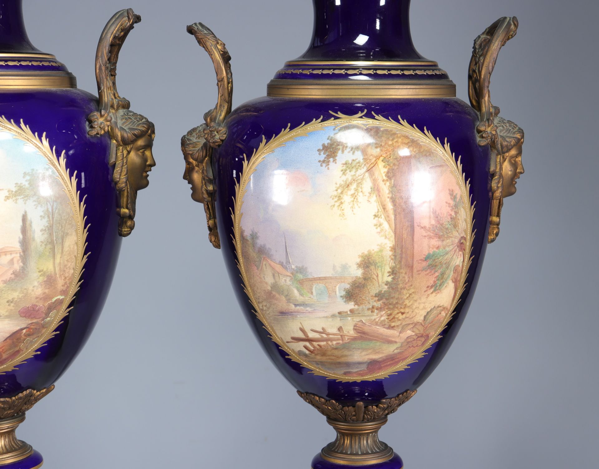 Monumental pair of Sevres vases with romantic decorations "offered to Princess Lamballe" - Bild 8 aus 10