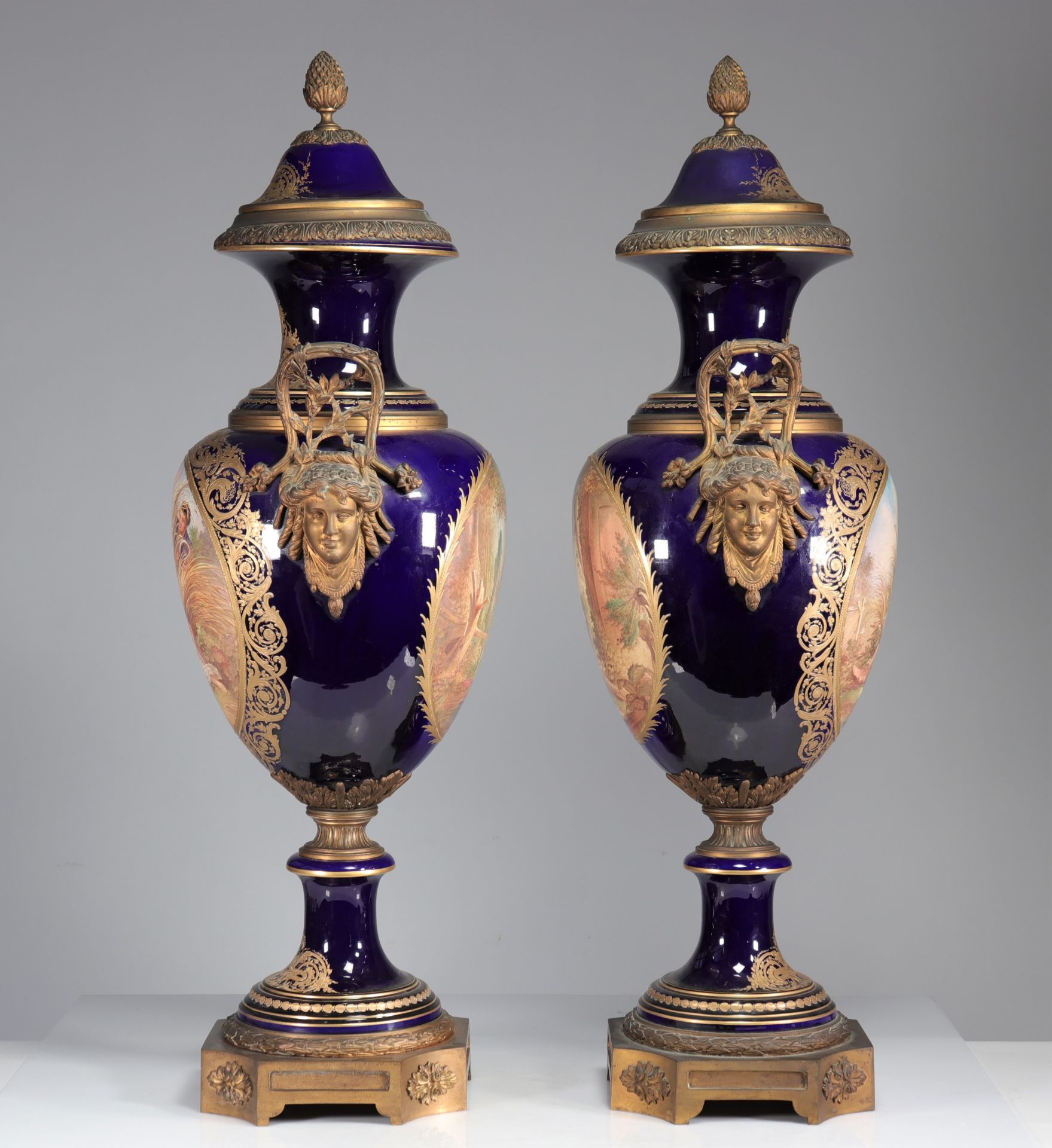 Monumental pair of Sevres vases with romantic decorations "offered to Princess Lamballe" - Bild 6 aus 10
