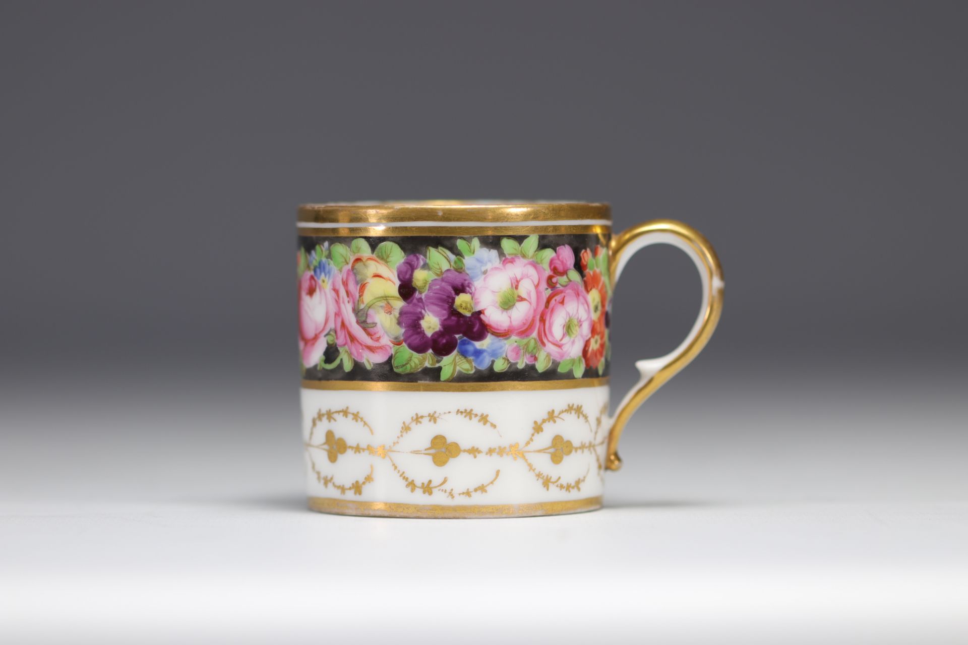 Paris porcelain cup decorated with flowers - Bild 5 aus 6