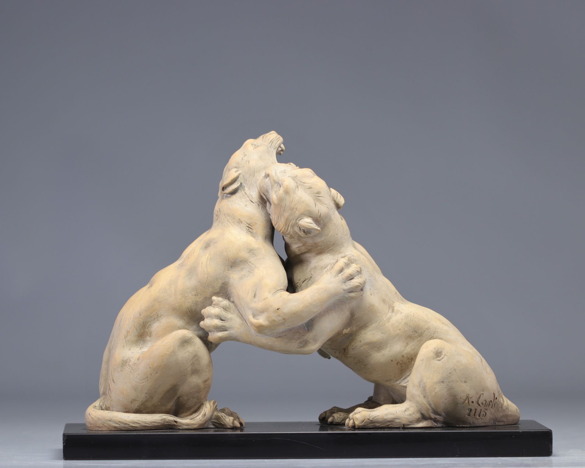 Sculpture "the battle of the lionesses" terracotta signed Carli