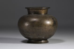 Bronze vase from India, 19th century