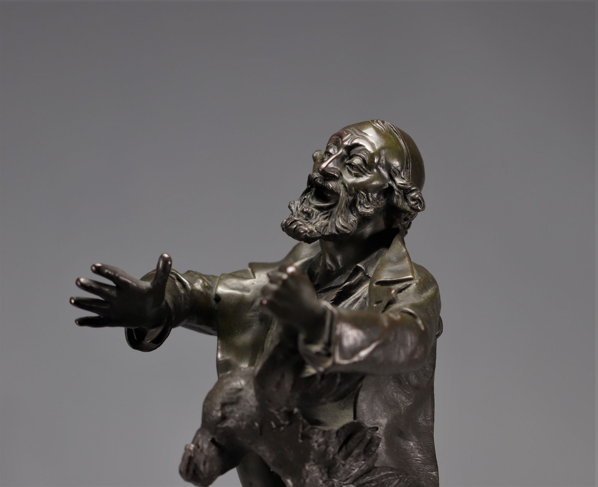 Vlaclav SZCZEBLEWESKY (1888-1965) Bronze sculpture "The chicken merchant". - Bild 7 aus 9