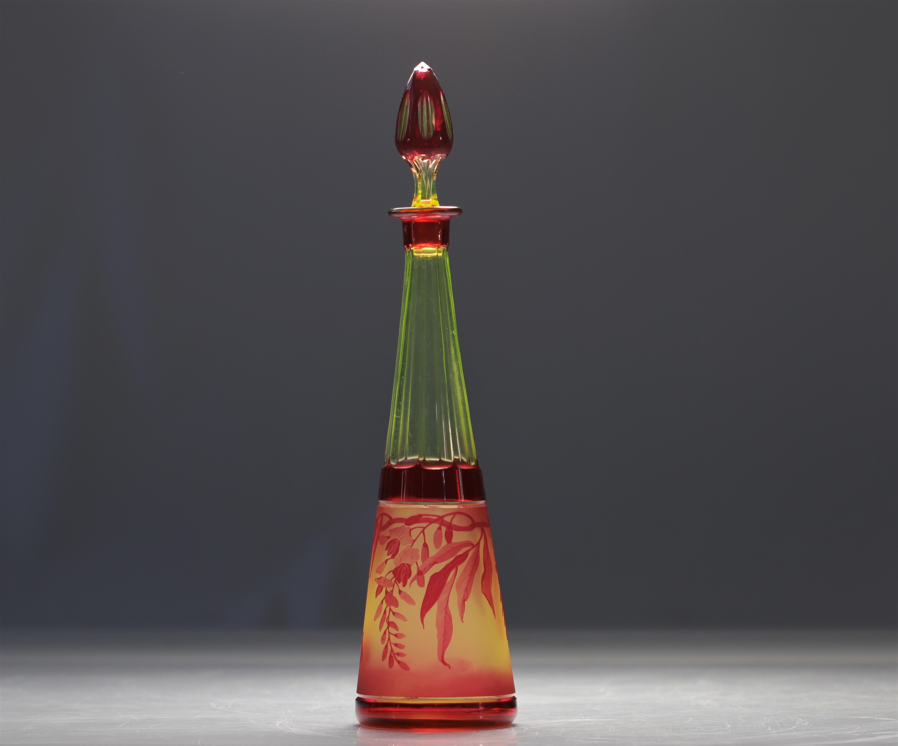 Val Saint Lambert in red acid-etched l'urane lined crystal with floral decoration - Image 3 of 3