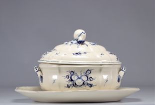 Boch Luxembourg covered soup tureen and tray fine earthenware from 18th century