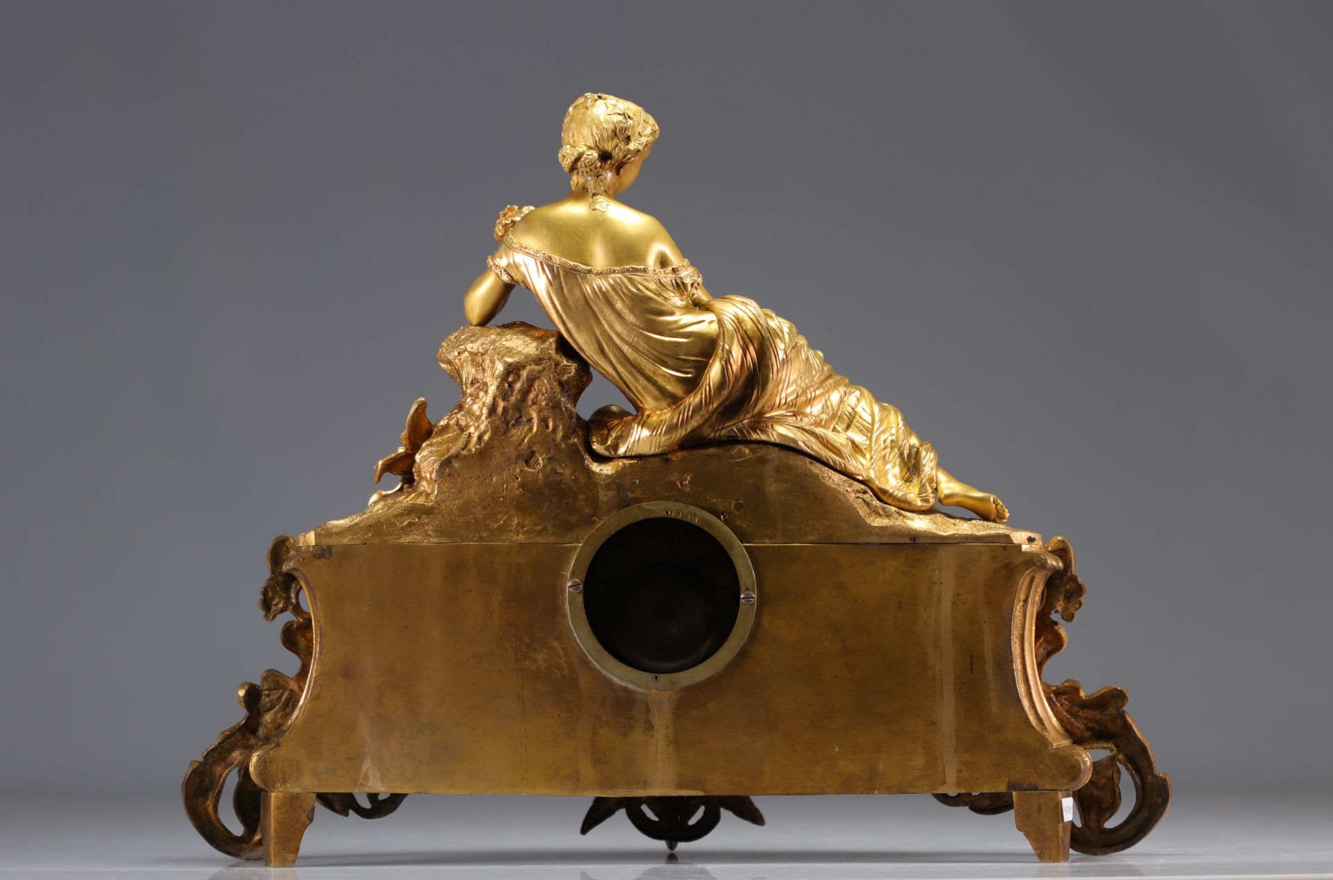 Gilt bronze clock surmounted by a young woman from 19th century - Image 2 of 2