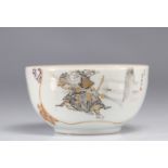 Japanese porcelain bowl decorated with warriors in grisaille, 19th century