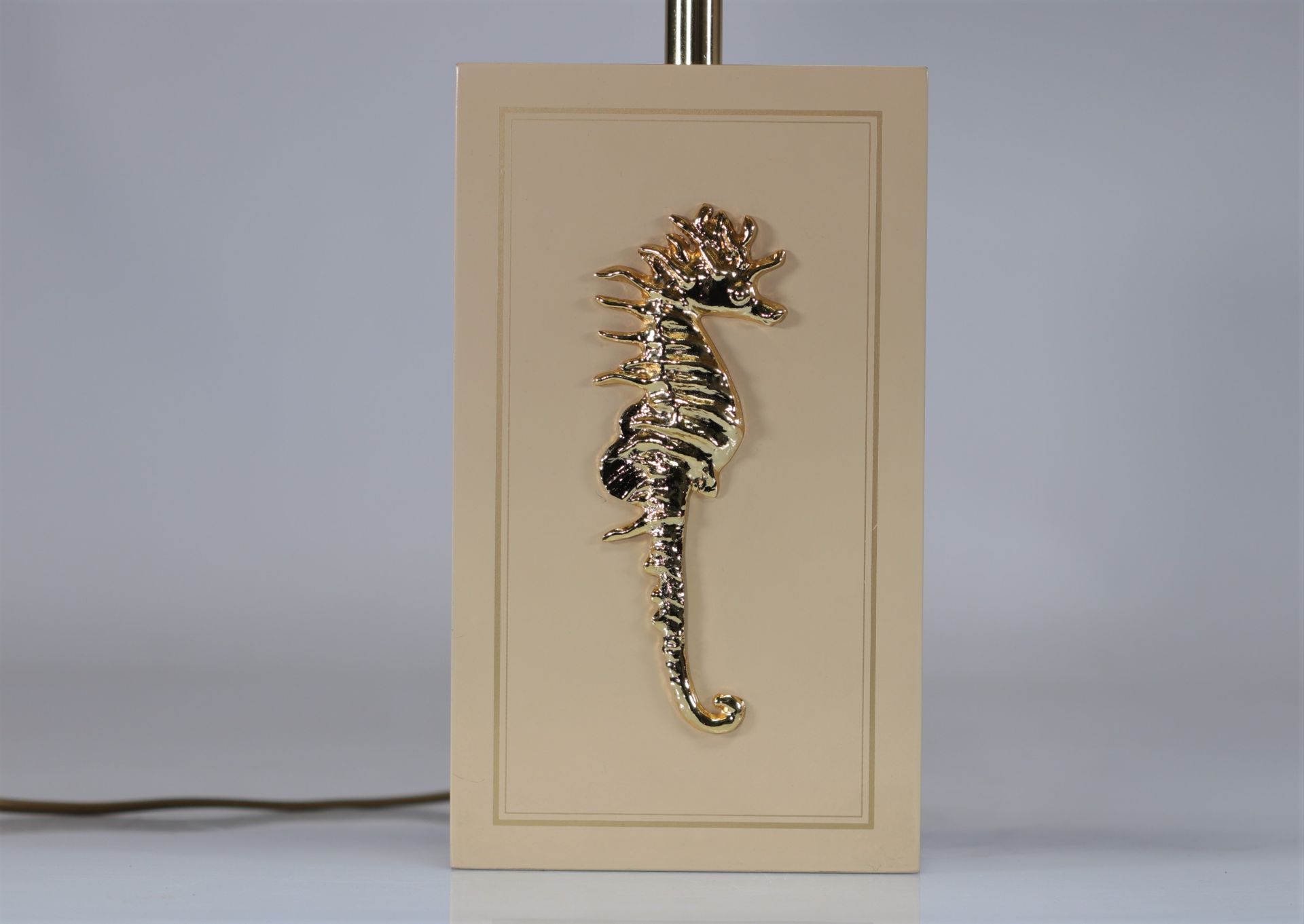 (2) Pair of lamps with lacquered feet decorated with seahorses and waders, 1970s - Image 5 of 5