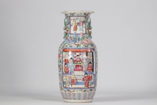 Famille rose baluster vase with figures and flowers from 19th century