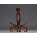 Plate holder in ironwood recognized as Chinese work from 19th century