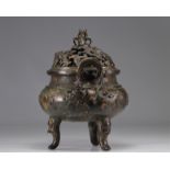 Imposing bronze perfume burner decorated with bats and dragon handles