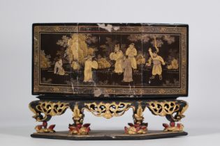 Gilded wood sculpture decorated with mountain landscapes and figures carved in wood from 19th centur