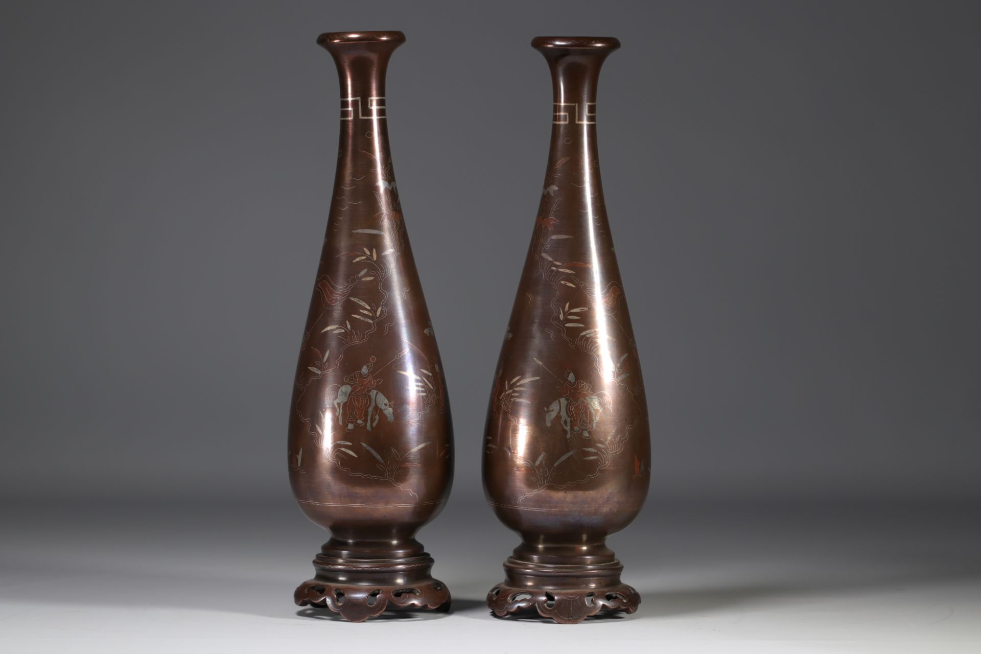 (2) Large pair of bronze vases with silver inlay from the 19th century - Image 5 of 6