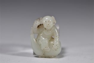 White jade carved with a Qing dynasty figure (æ¸…æœ)