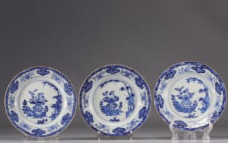 (3) White and blue porcelain plates decorated with flowering baskets from China from 18th century