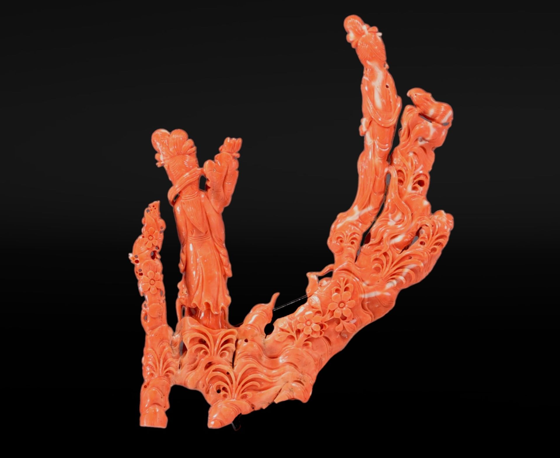 Large sculpture in red coral "young women rabbits" - Image 2 of 3