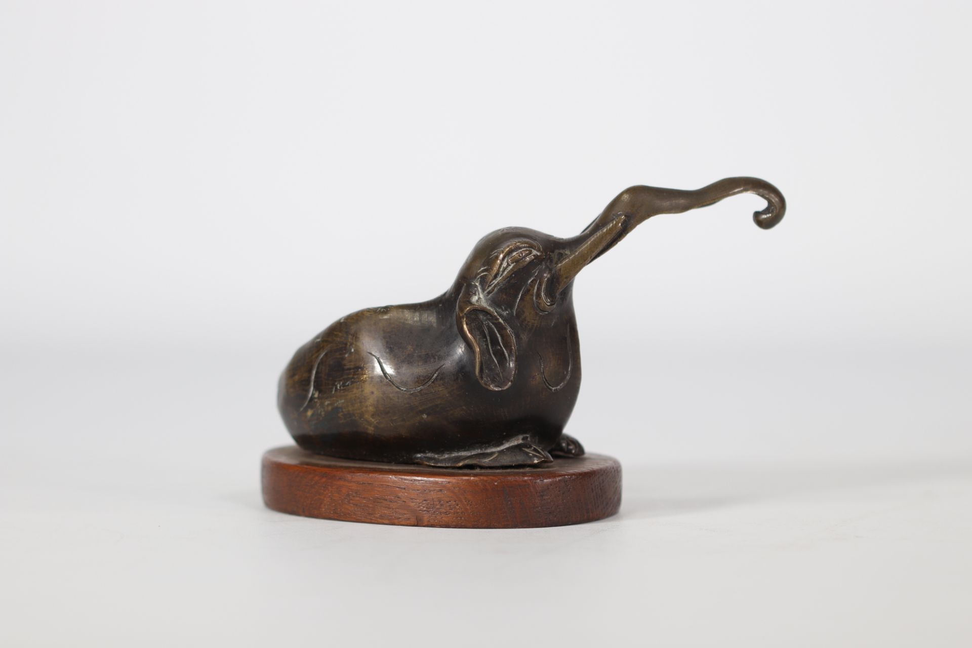 Highly detailed bronze elephant from the Qing period (æ¸…æœ) - Image 2 of 3