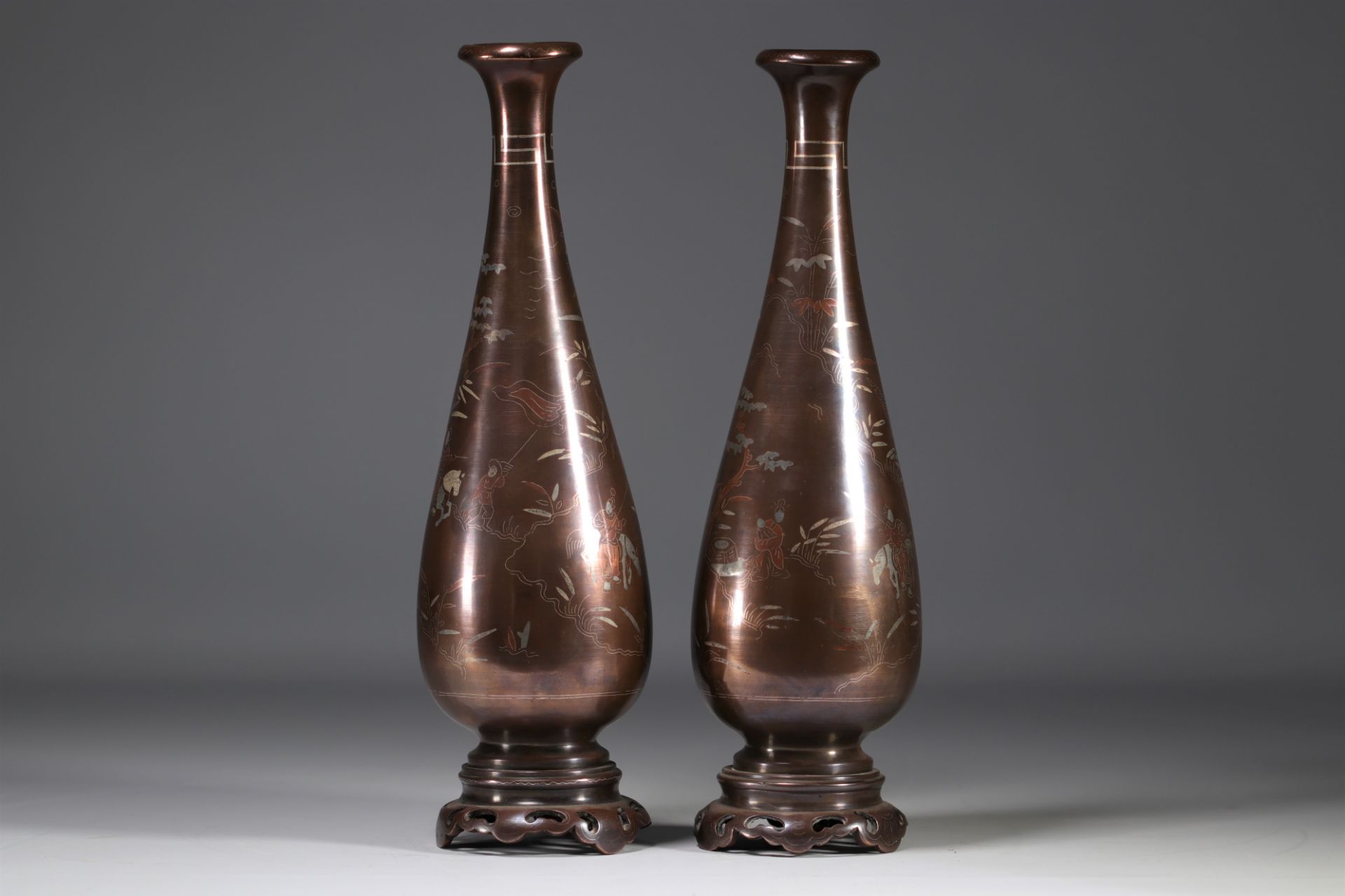 (2) Large pair of bronze vases with silver inlay from the 19th century - Image 4 of 6