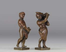 Bronze sculpture of a couple at work from 19th century