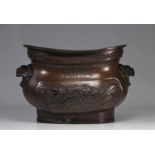 Japanese bronze planter decorated with dragons from 19th century