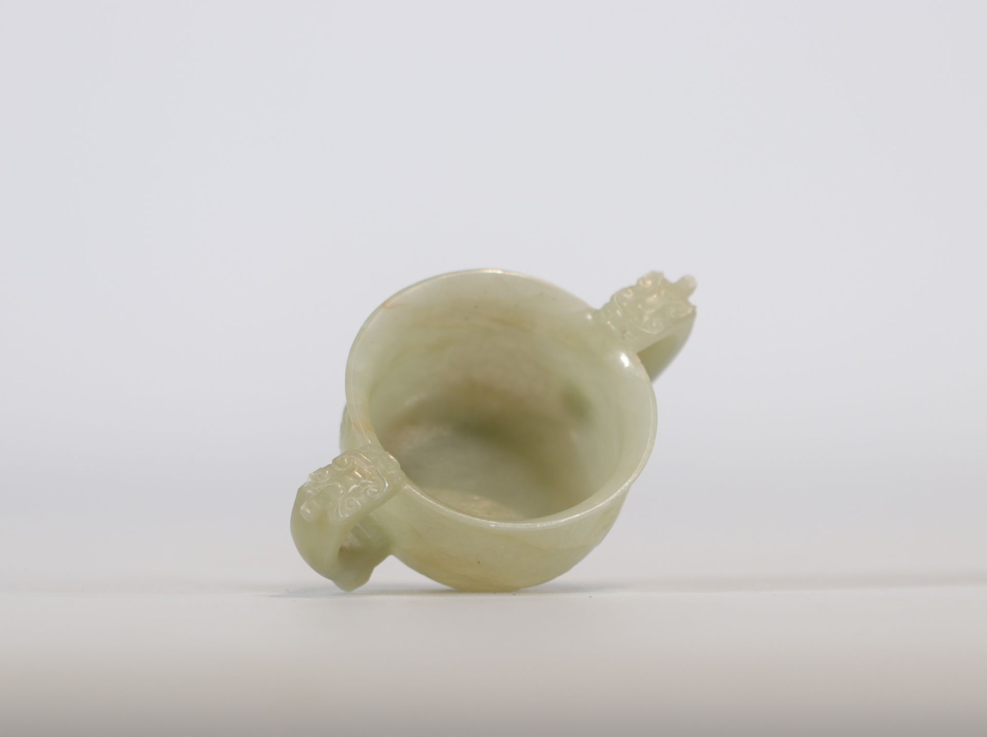 Small perfume burner in carved jade - Bild 2 aus 4
