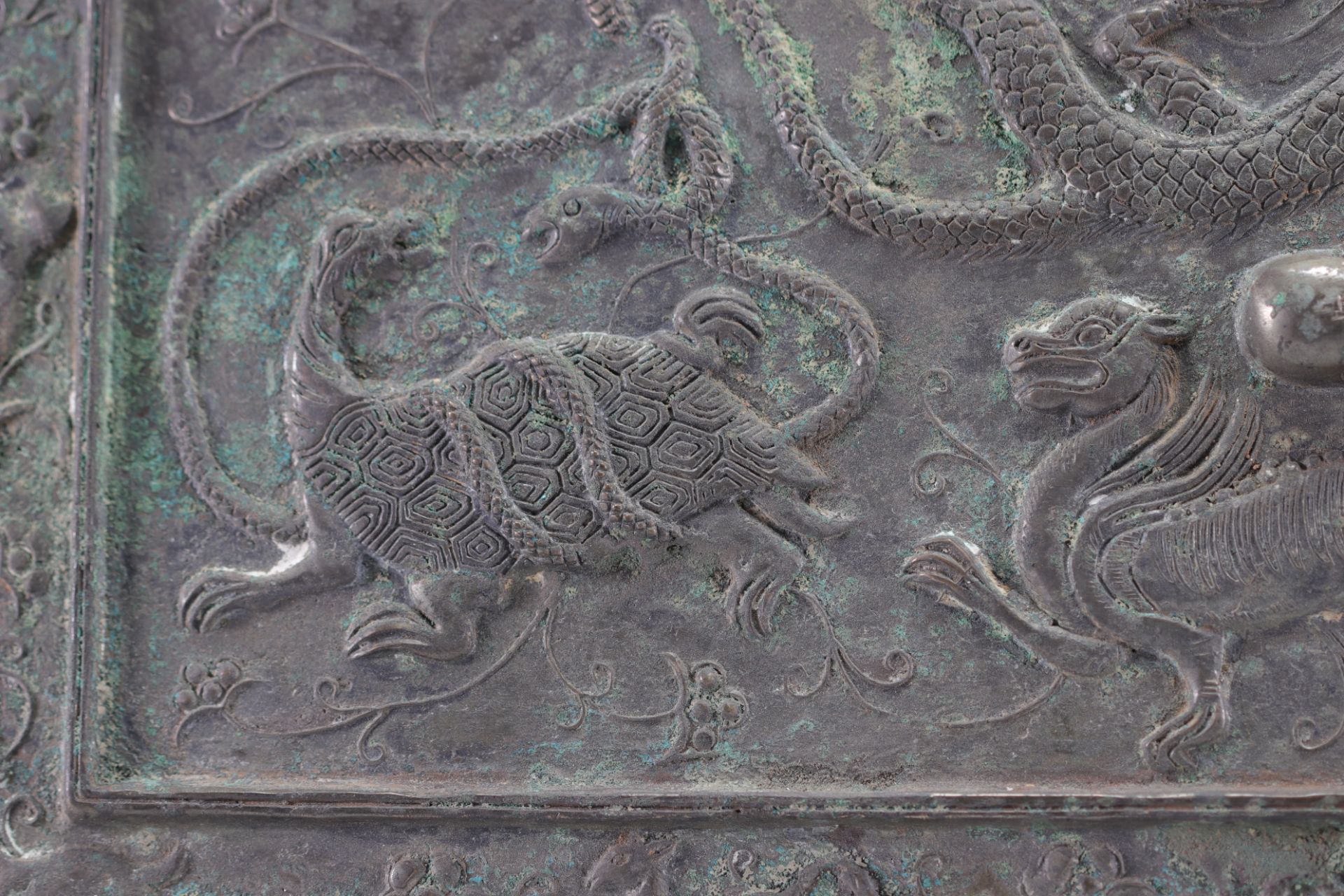 Bronze plaque decorated with animals in relief originating from Asia from 19th century - Image 3 of 4