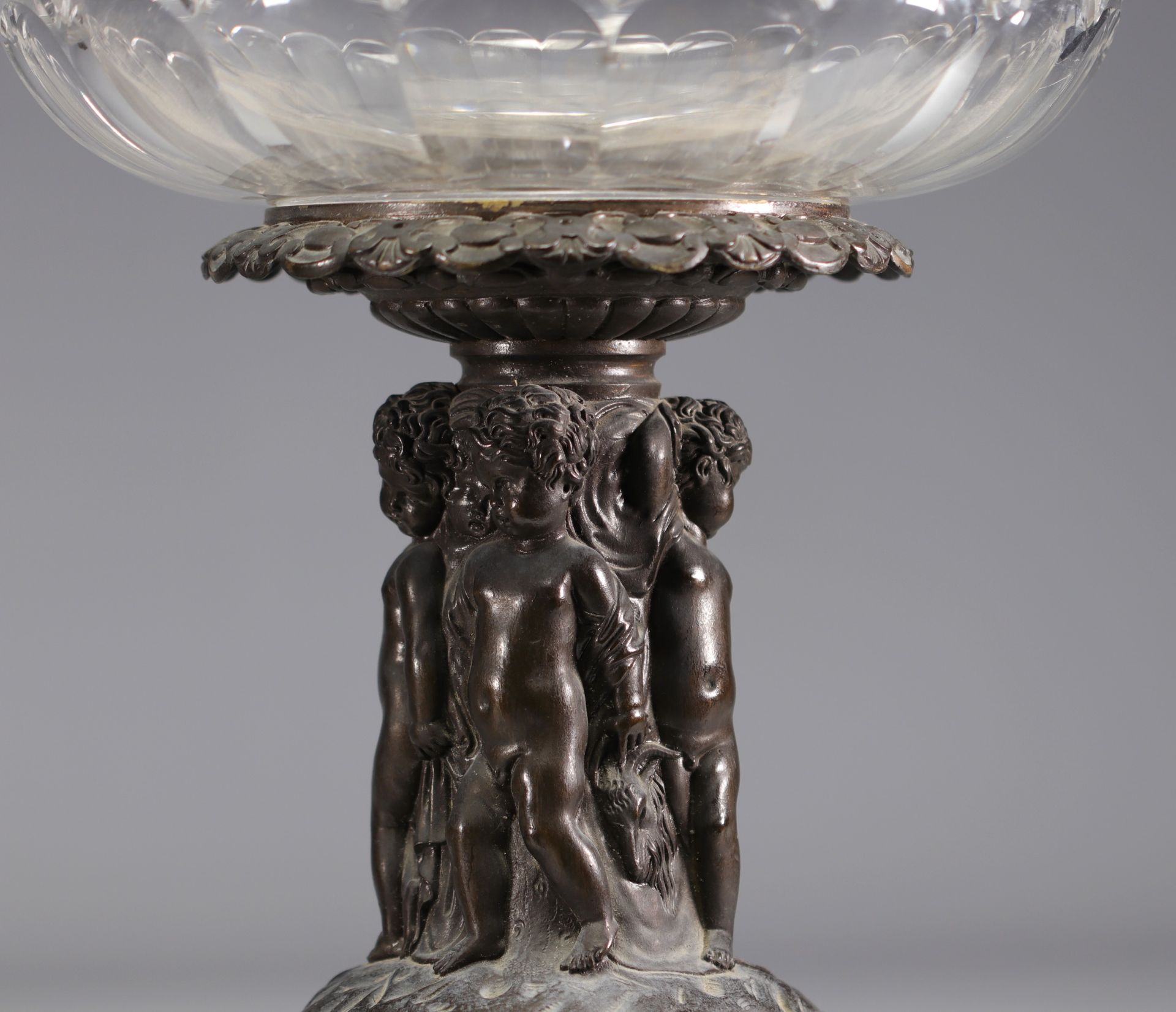 (2) Pair of large crystal bowls on bronze feet depicting a group of children from 19th century - Image 3 of 3