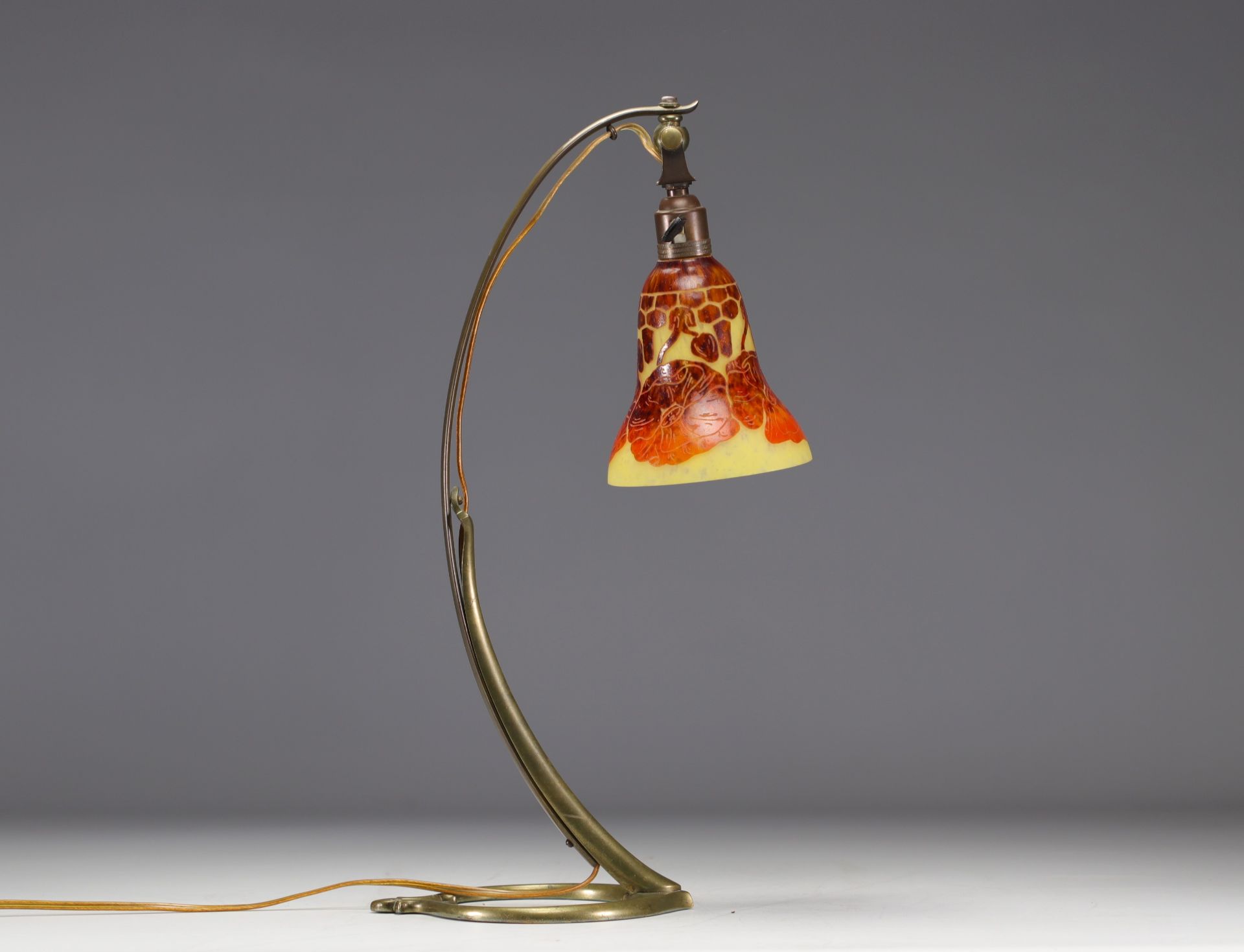 Art Nouveau bronze lamp with acid-etched tulip "Le Verre Francais"