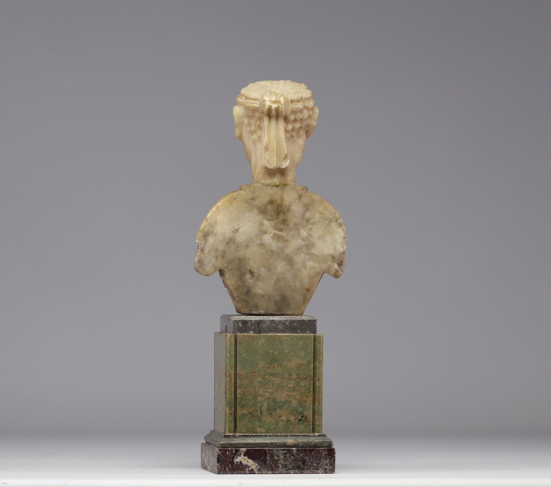 Ancient marble or alabaster element representing a Roman bust. - Image 4 of 4