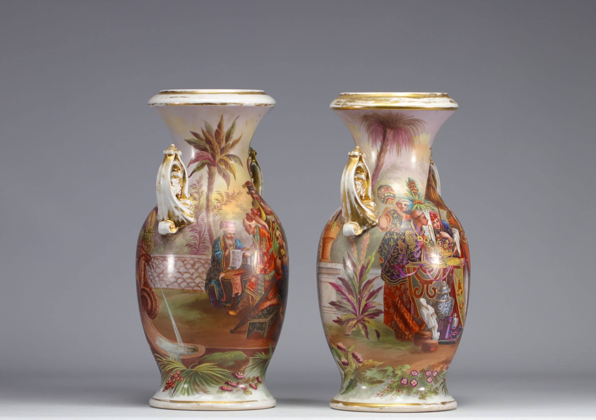 Pair of 19th century porcelain of Paris vases with a rich Asian decoration. - Image 4 of 6