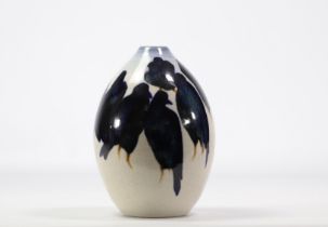 Charles CATTEAU (1880-1966) Rare vase with polychrome decoration of stylized crows Keramis stoneware