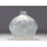 Rene LALIQUE (1860-1945) Vase with feather decoration