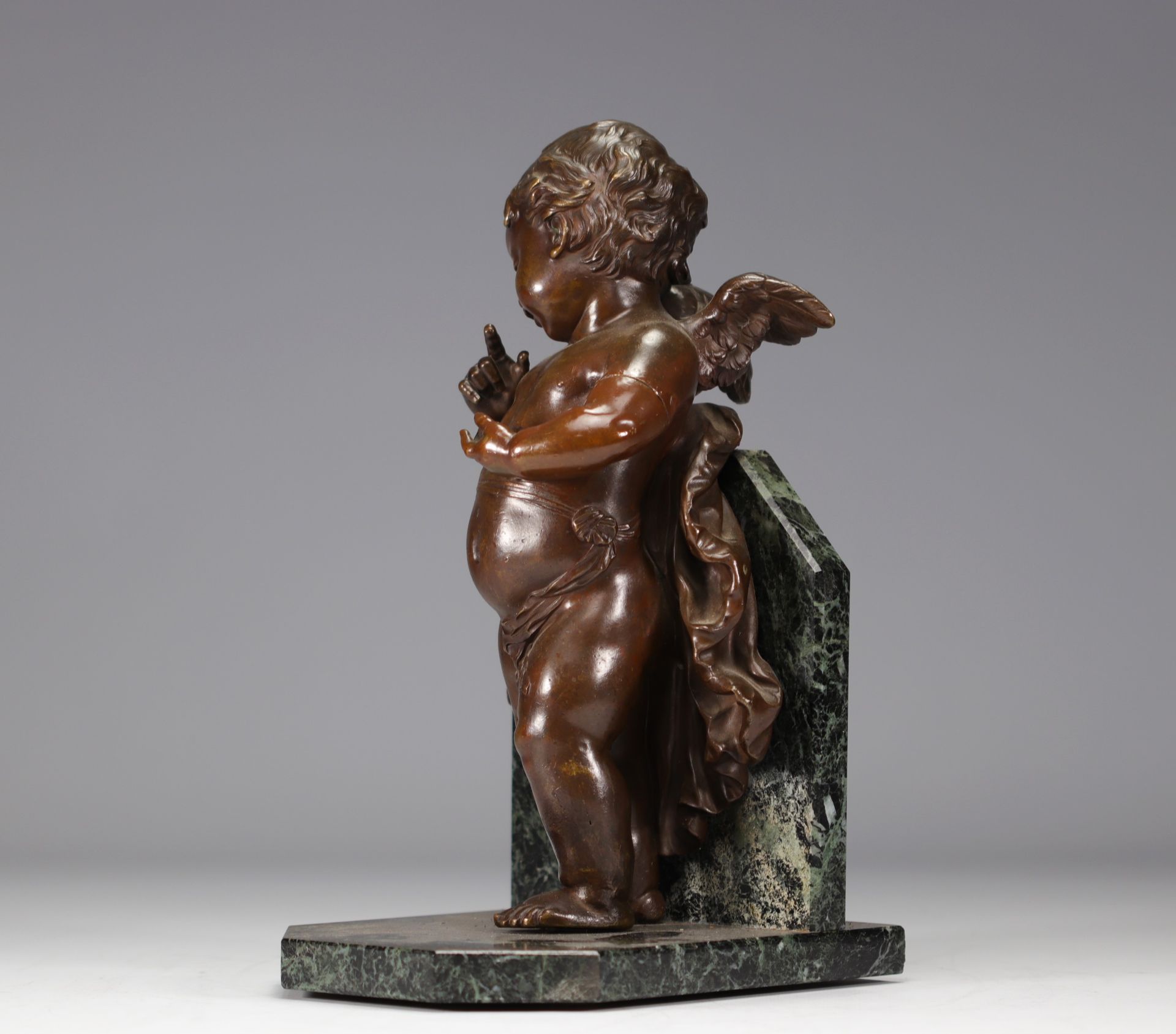 Bronze Angelot on a marble base from 19th century - Image 2 of 3