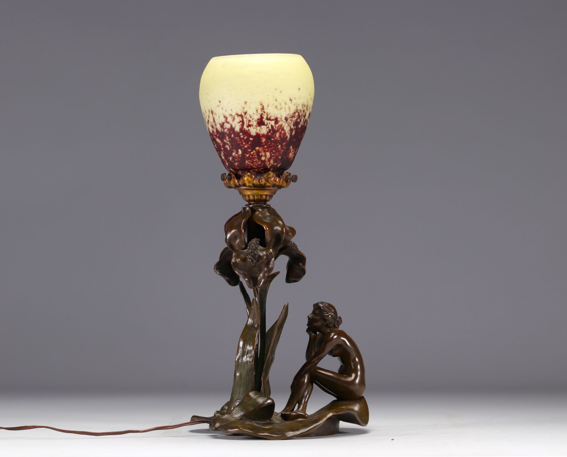 Art Nouveau bronze lamp with young woman and tulip - Schneider - Image 2 of 6