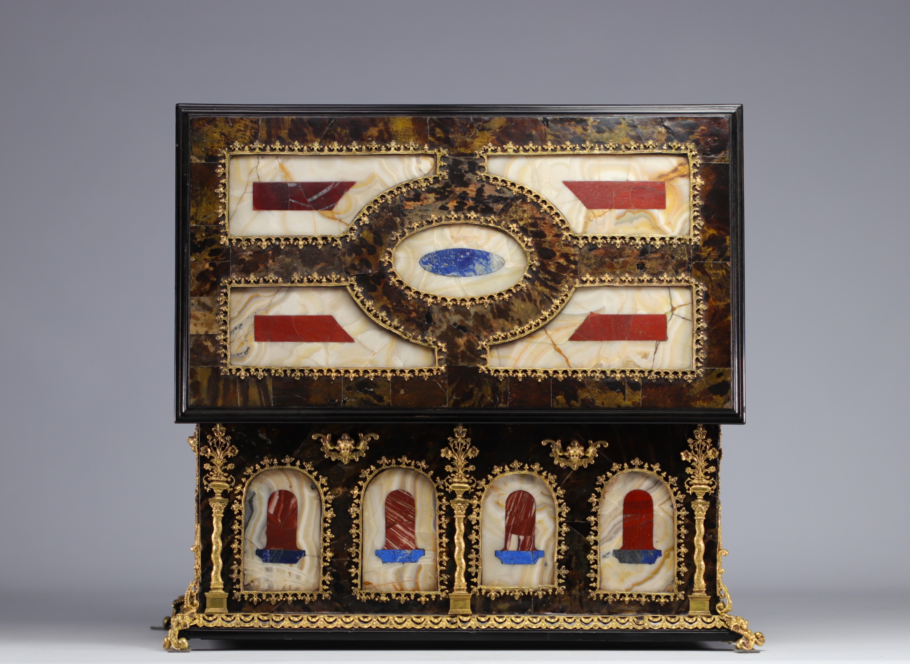 Pair of "Wedding" boxes decorated with marble, gilt bronze and tortoiseshell. - Image 3 of 7