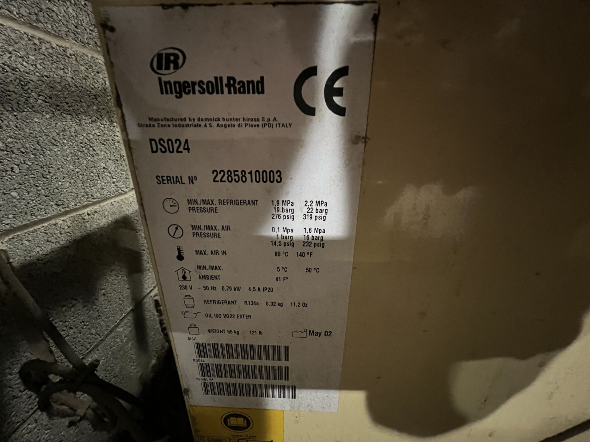 Radnal Pneumatics 340 Lts welded vertical air receiver tank with Ingersoll Rand DS024 air dryer , - Image 6 of 7