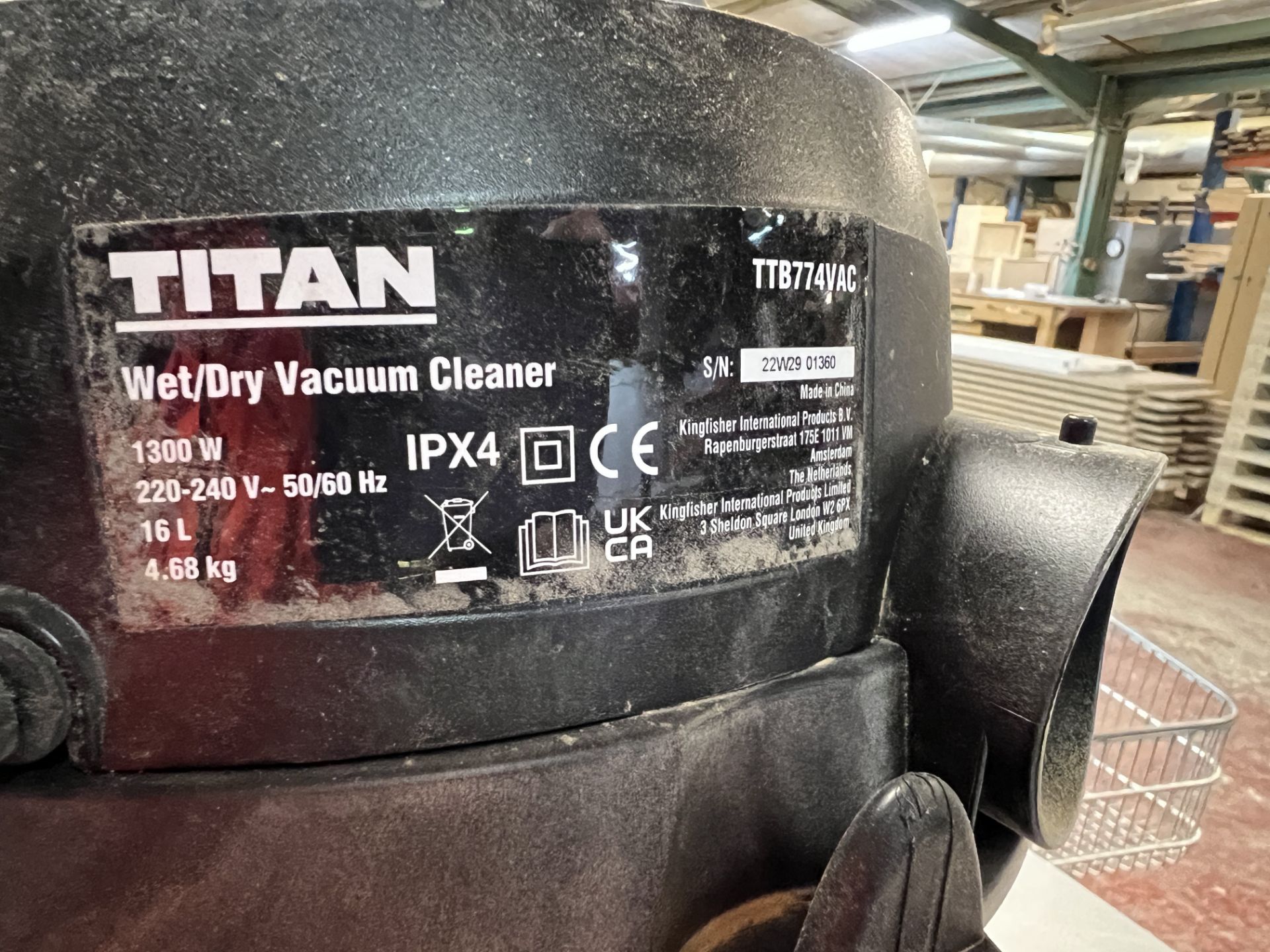 Titan TTB774VAC wet and dry 16 Lts vacuum cleaner, 220-240 volts, S/No. 22W2901360, location Manor - Image 2 of 3