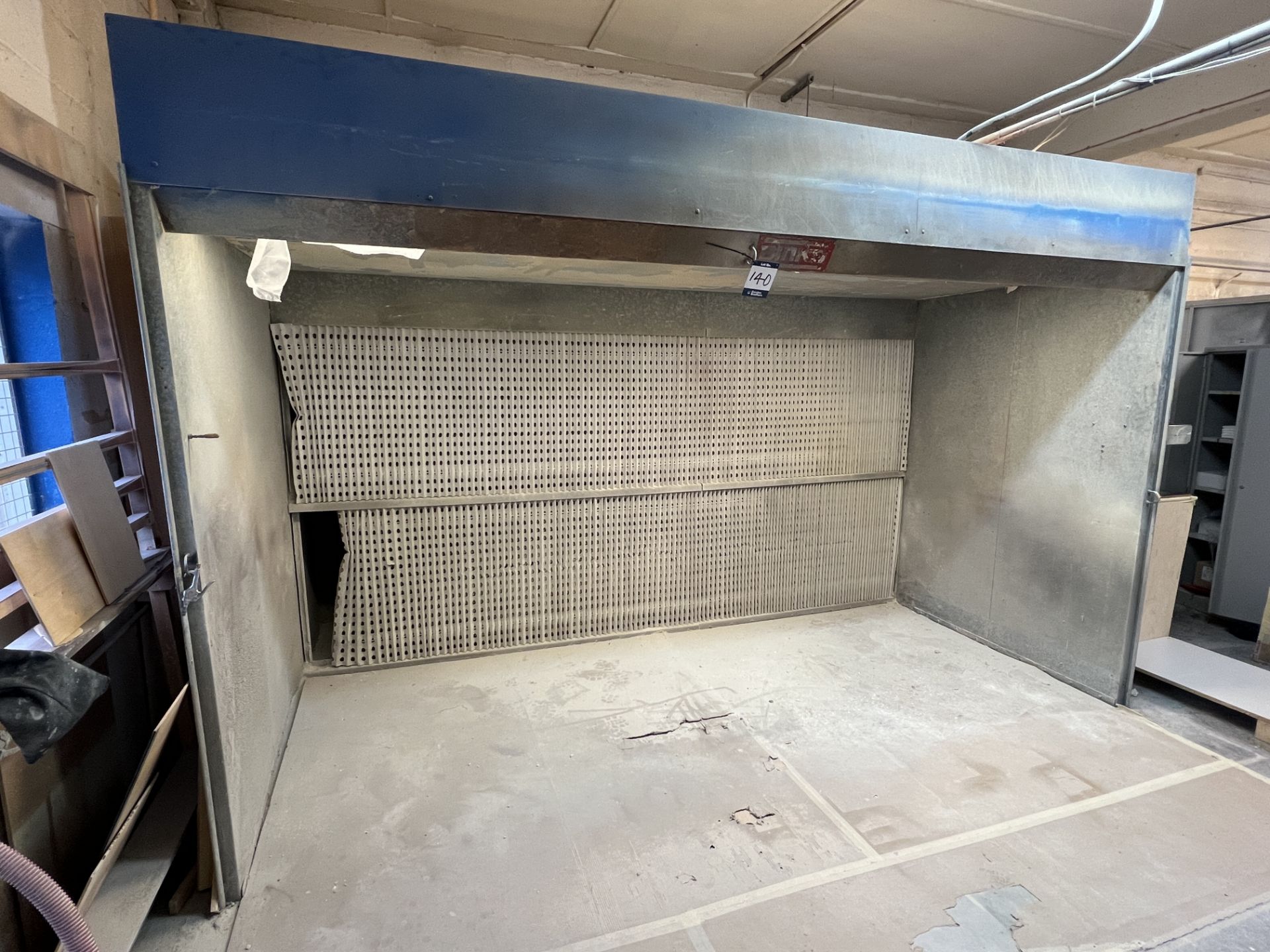 Binks single sprayer dryback spray booth with overhead lighting 3.92m x 2.5m (internal usable - Image 2 of 4